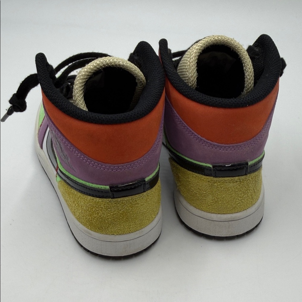 Jordan 1 Mid SE
Multi-Color (Women's) - Picture 4 of 10